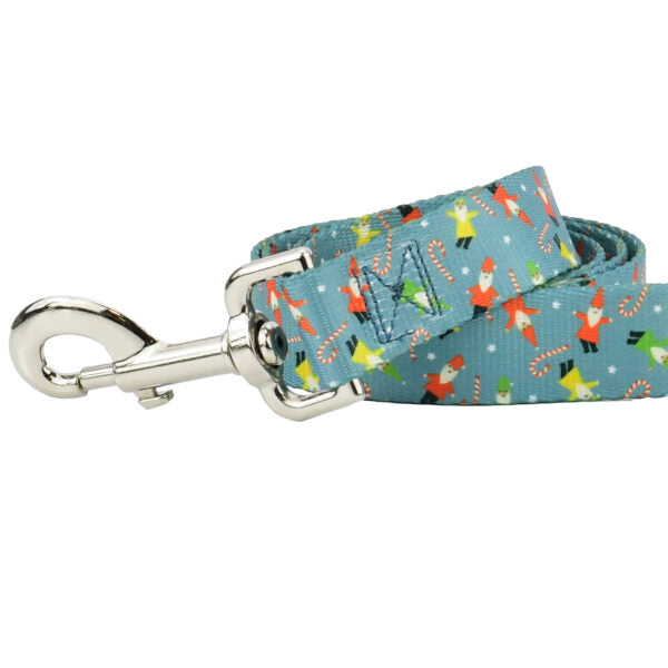 Close-up of winter-themed double dog leash with festive gnome pattern by 2 Hounds Design - Earthstyle