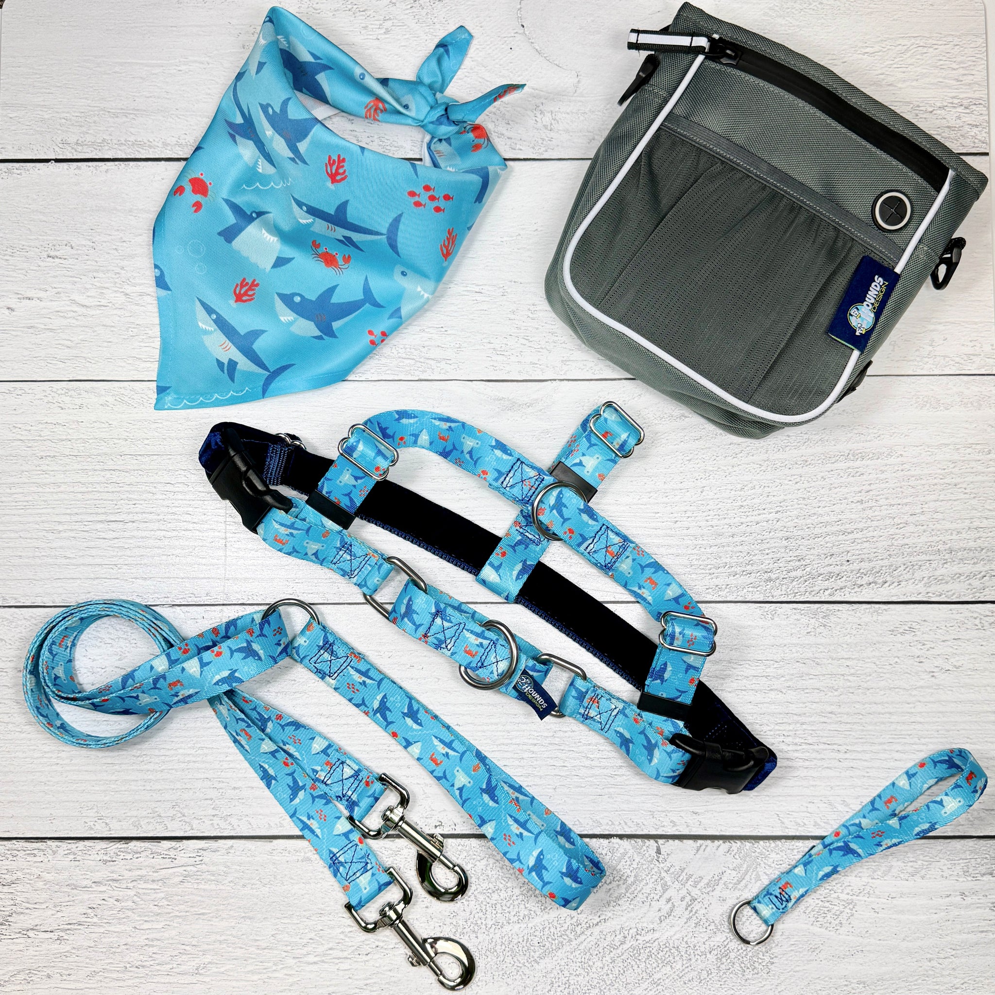 **BUNDLE!** Sharky Party Freedom No-Pull Harness & More!