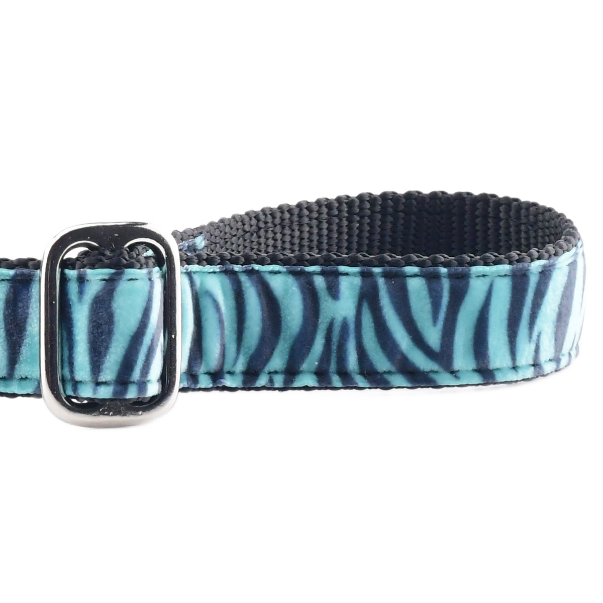Wild Stripes Blue Velvet Essential Dog Leash